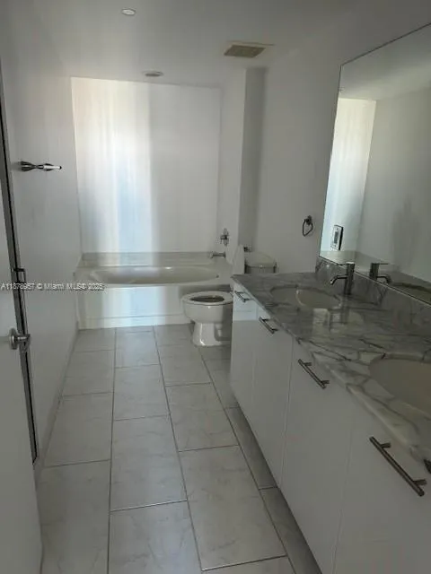 951 Brickell Ave, #2307