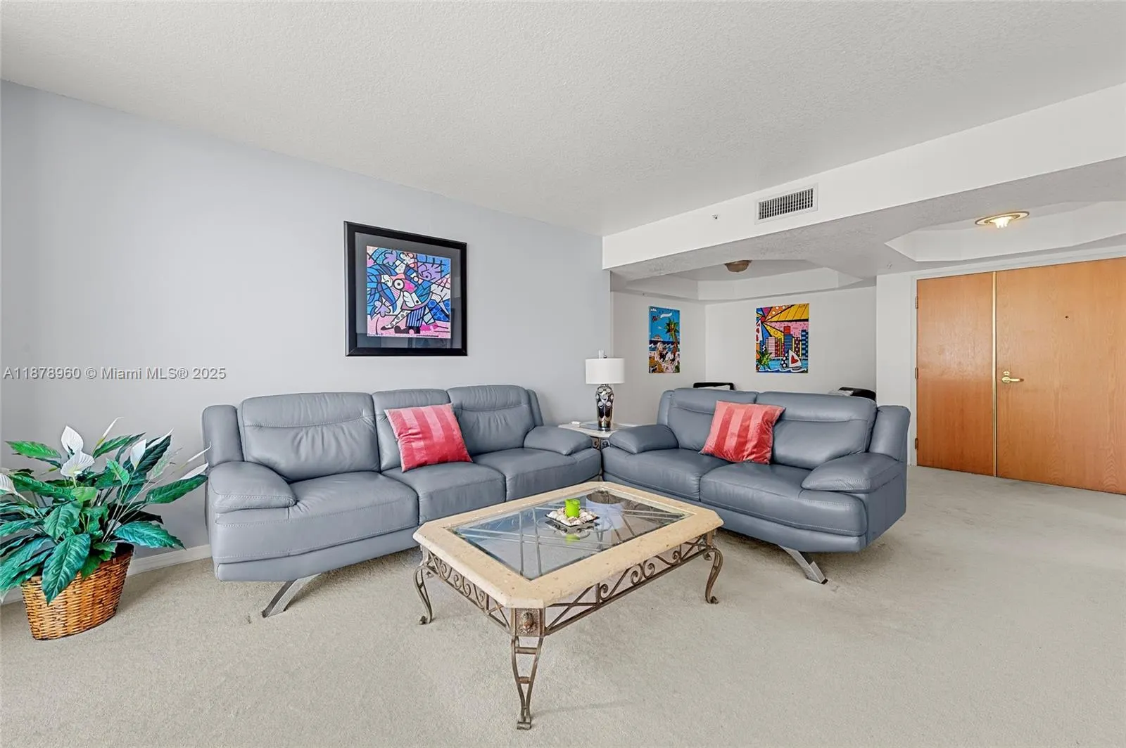 17275 Collins Ave, #804