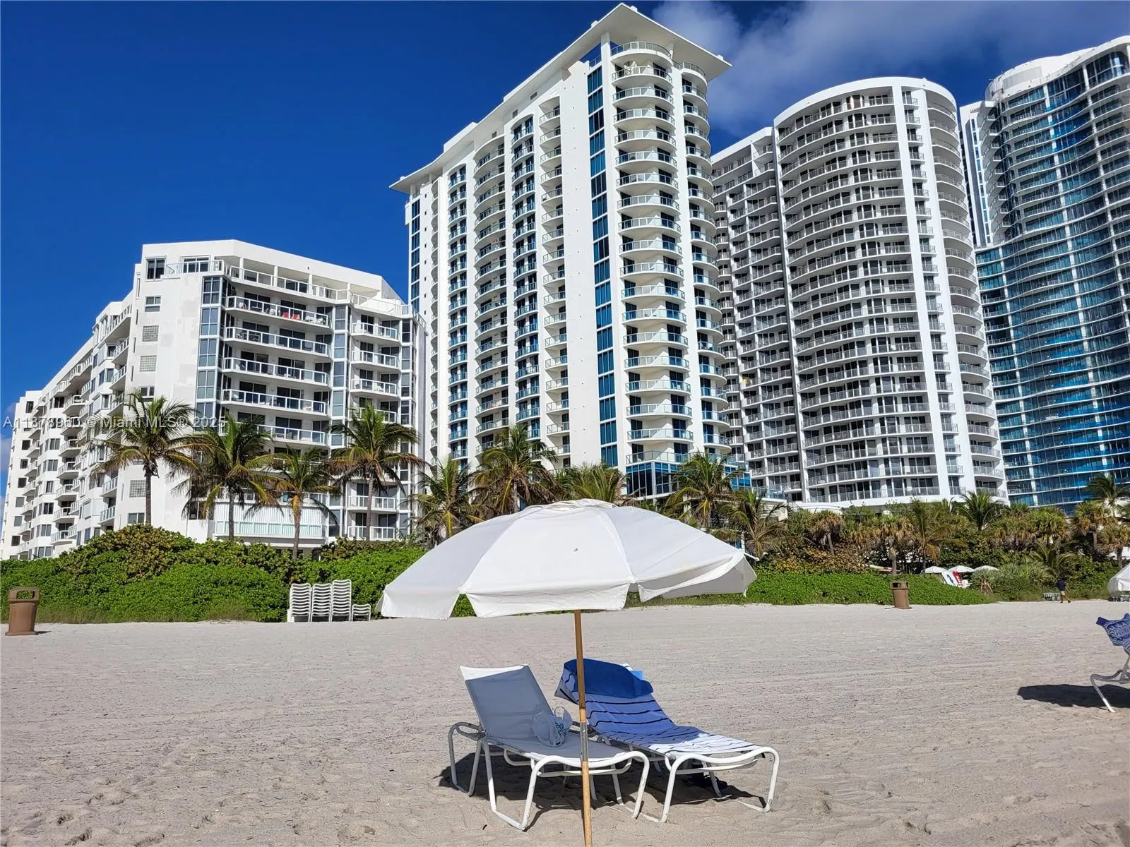 17275 Collins Ave, #804