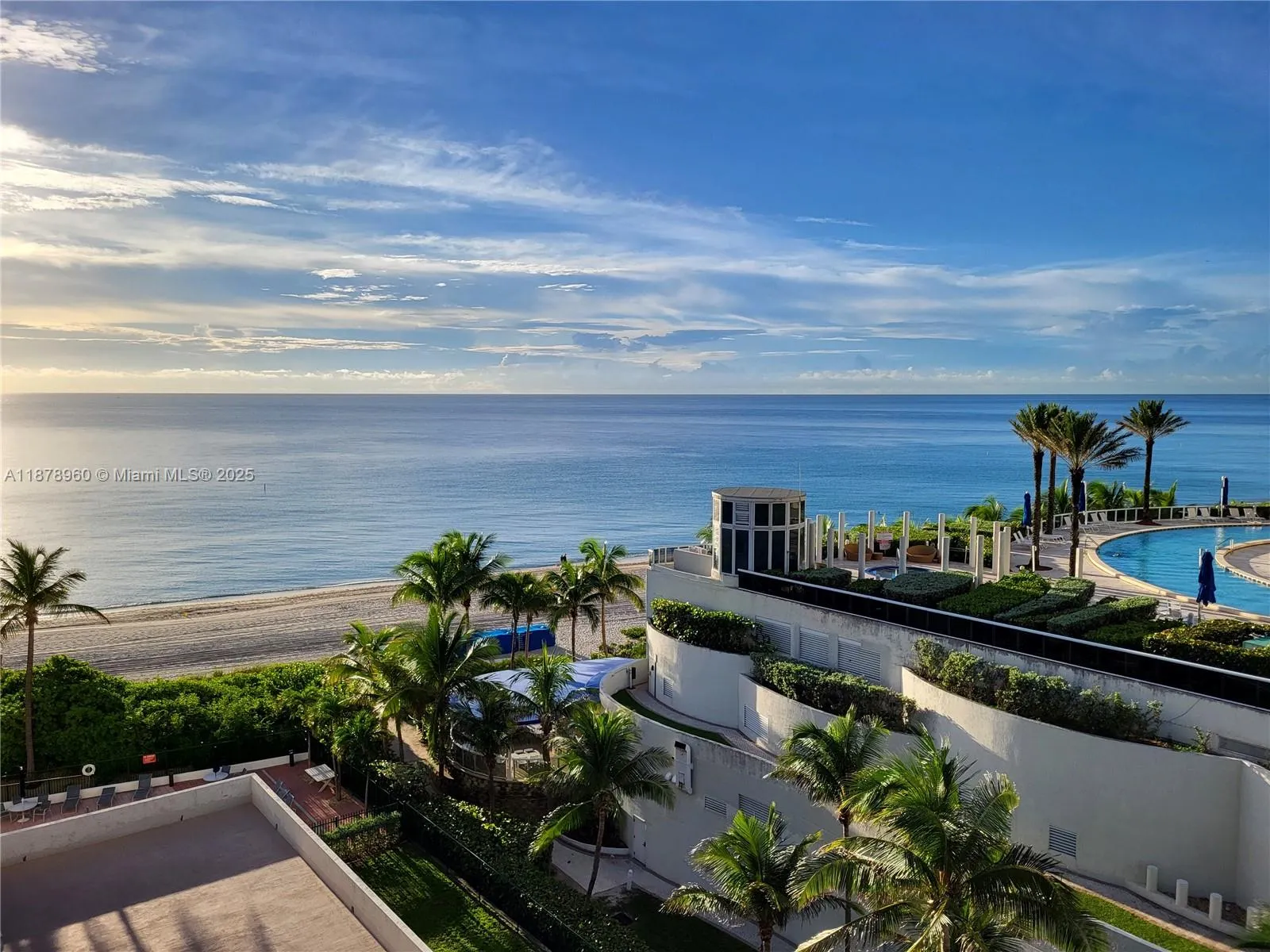 17275 Collins Ave, #804