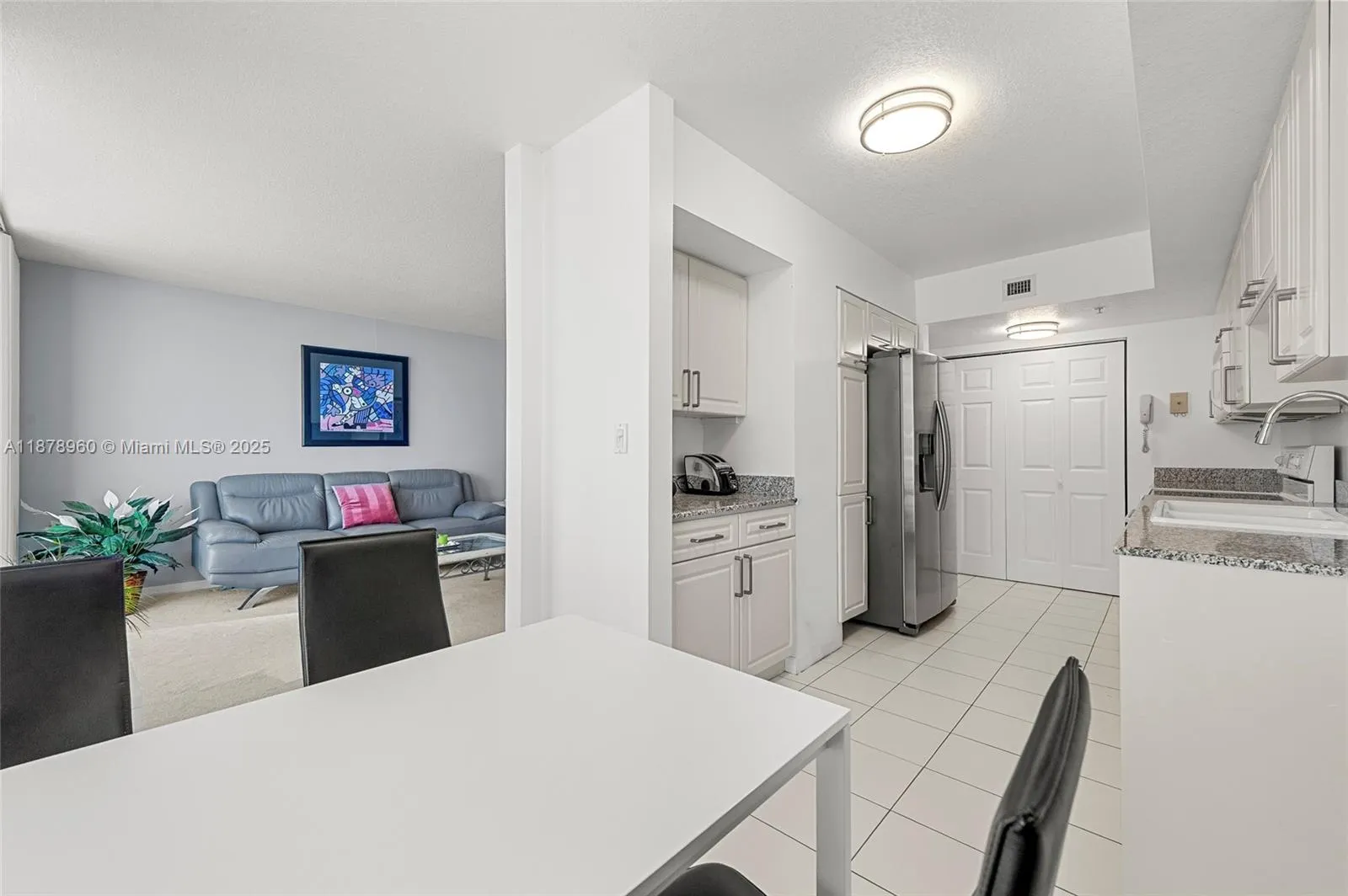 17275 Collins Ave, #804