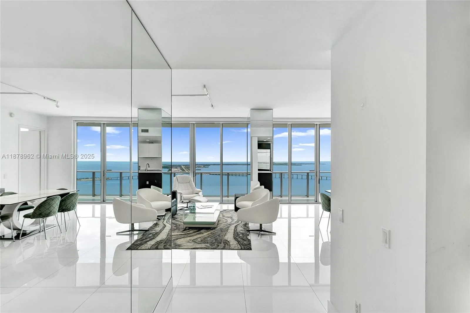 1300 Brickell Bay Dr, #3902