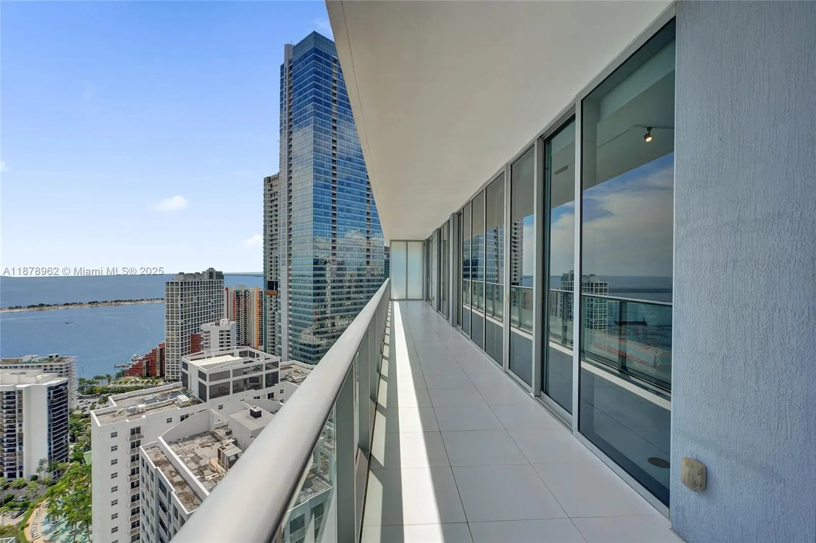 1300 Brickell Bay Dr, #3902