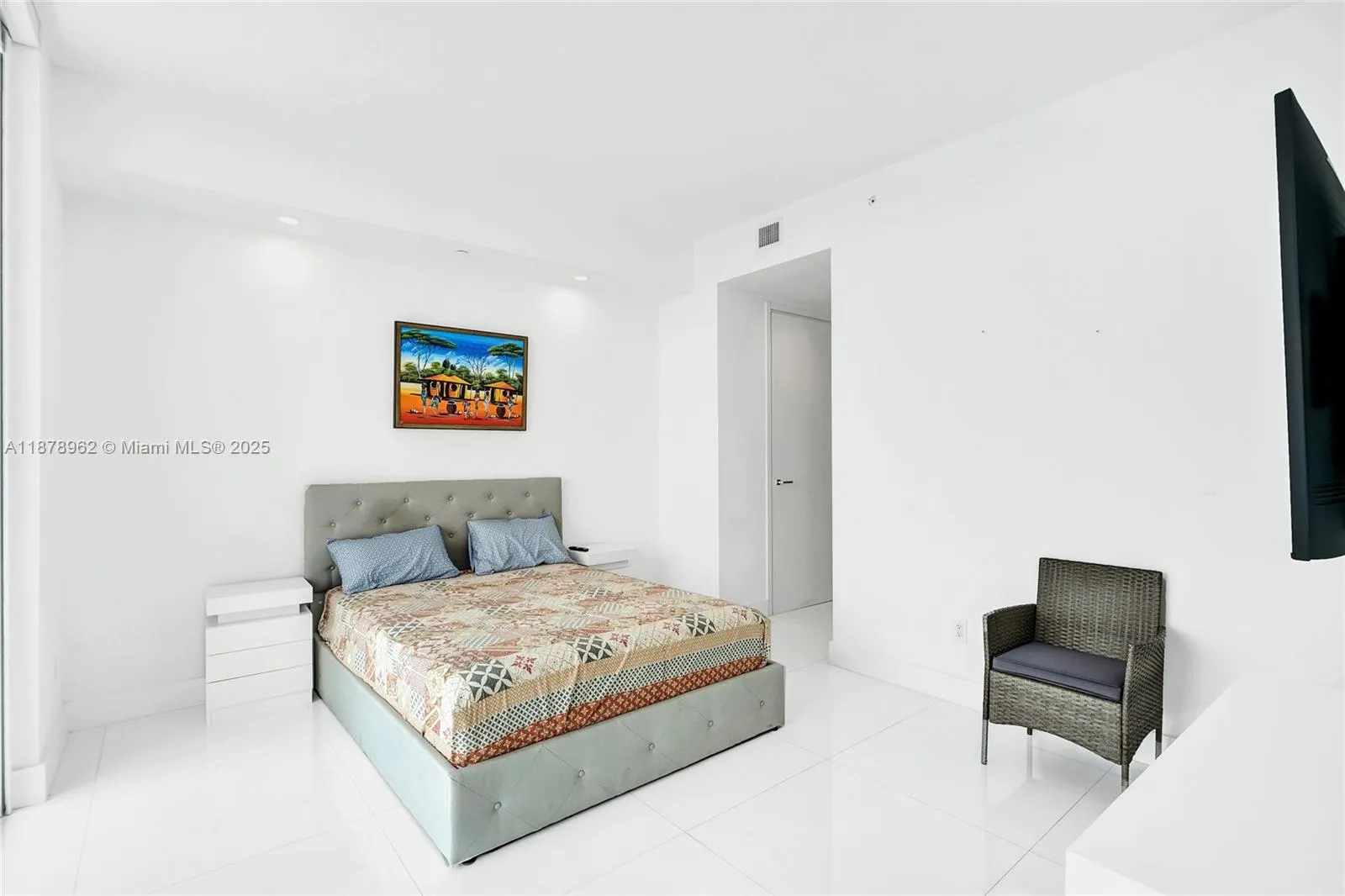 1300 Brickell Bay Dr, #3902