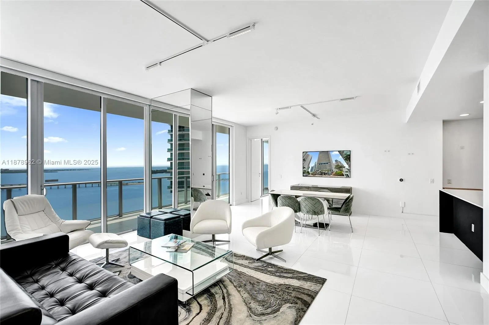 1300 Brickell Bay Dr, #3902