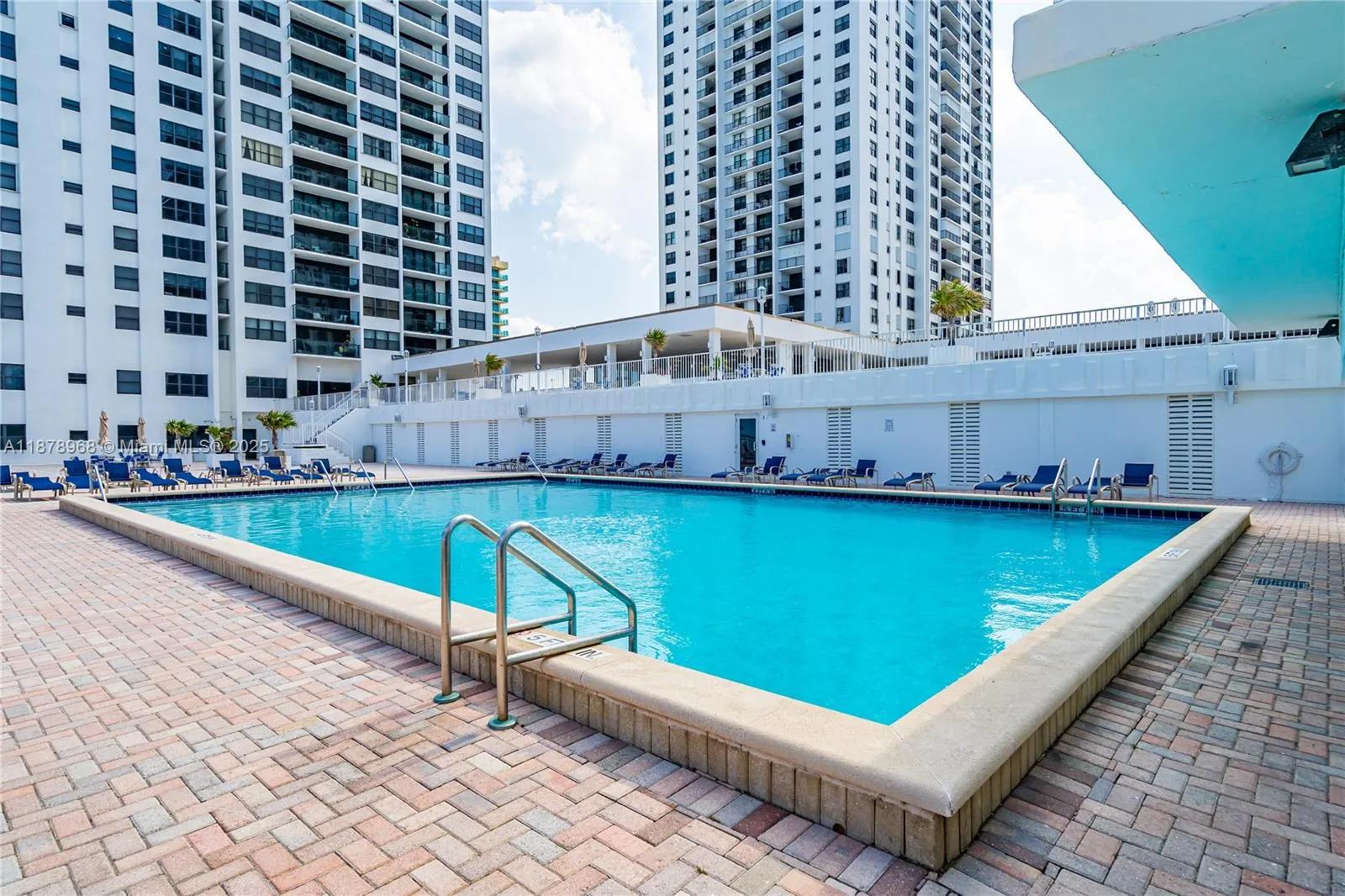 2201 S Ocean Dr, #407
