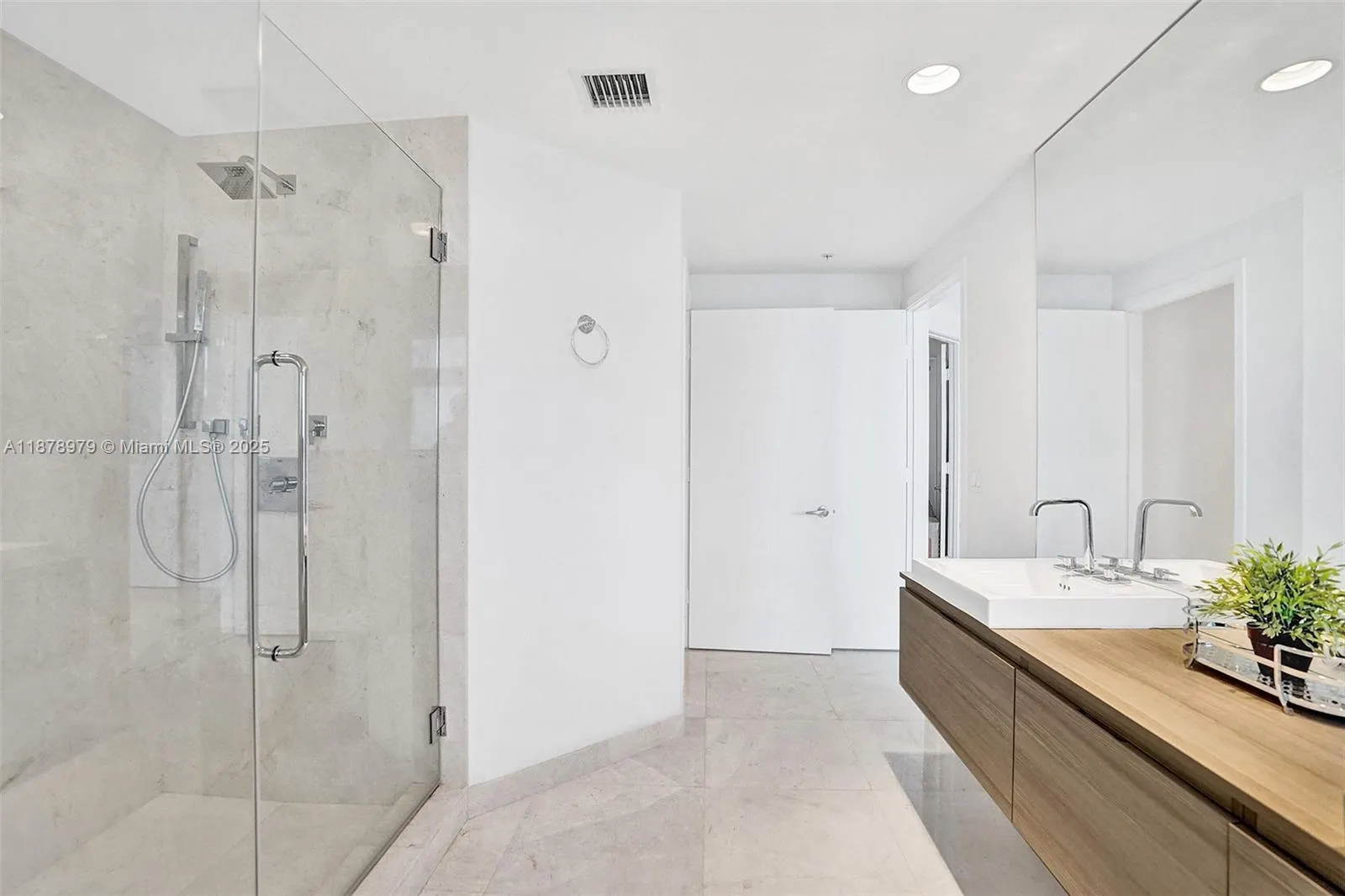 17301 Biscayne Blvd, #1207