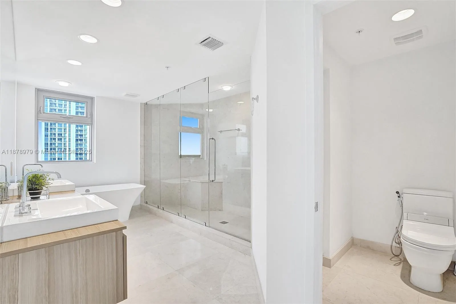 17301 Biscayne Blvd, #1207