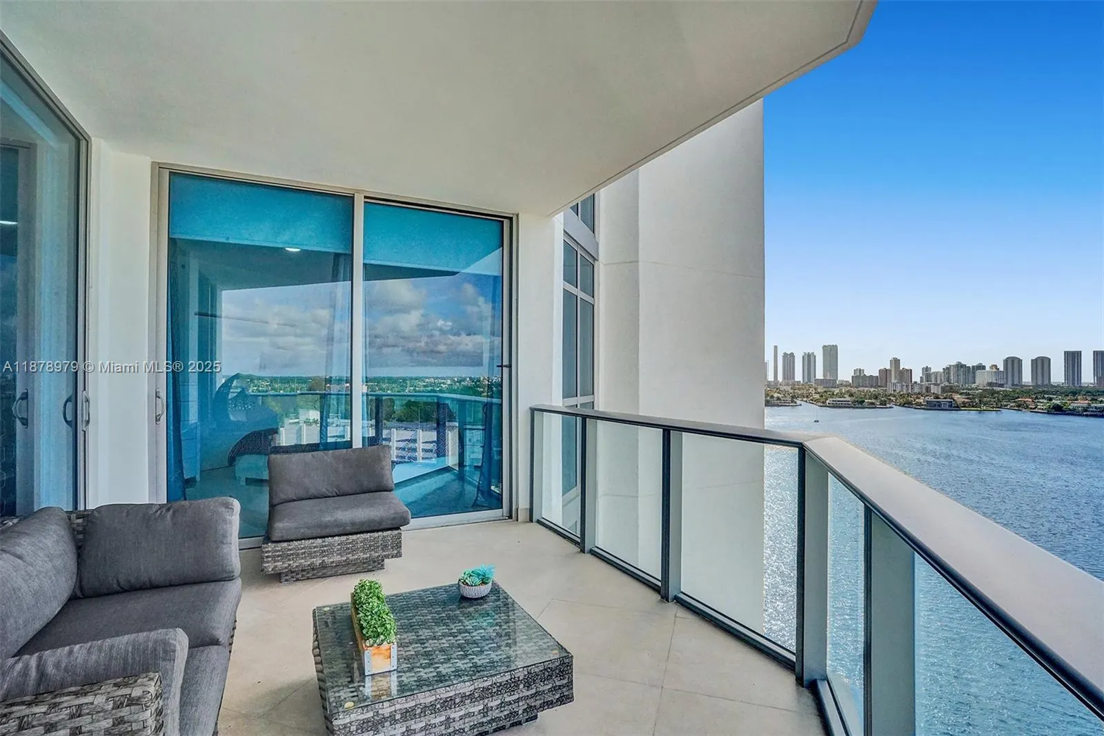 17301 Biscayne Blvd, #1207