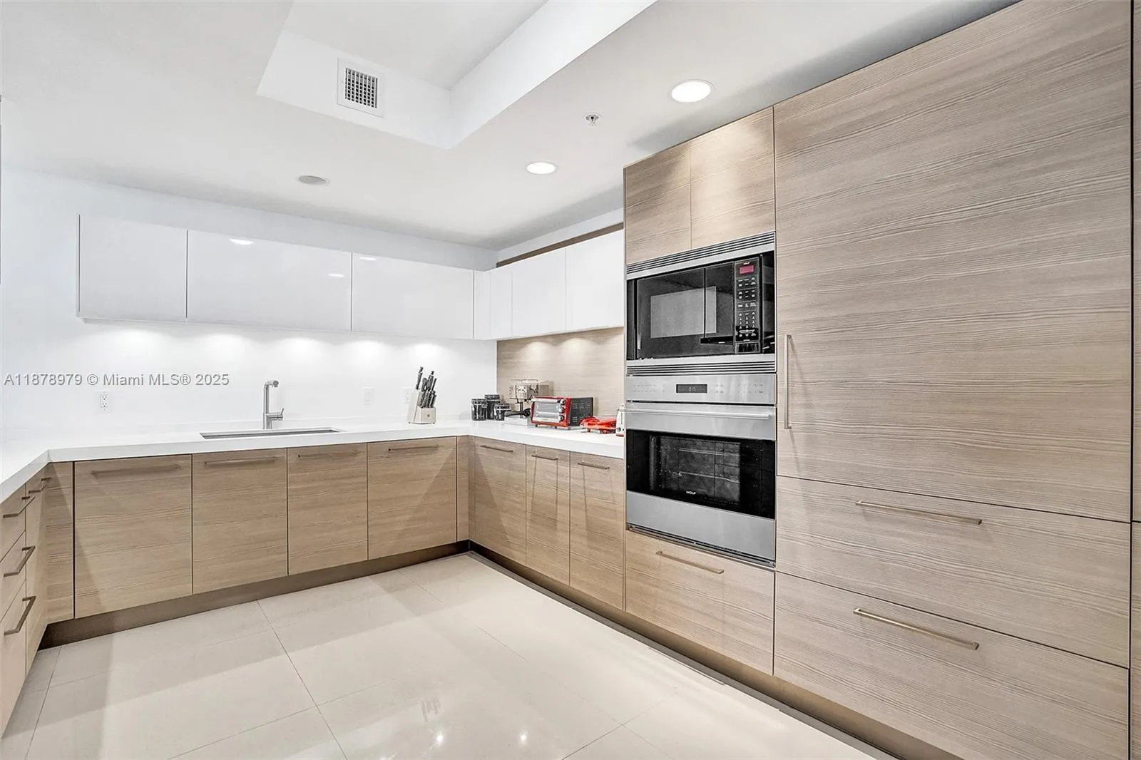 17301 Biscayne Blvd, #1207