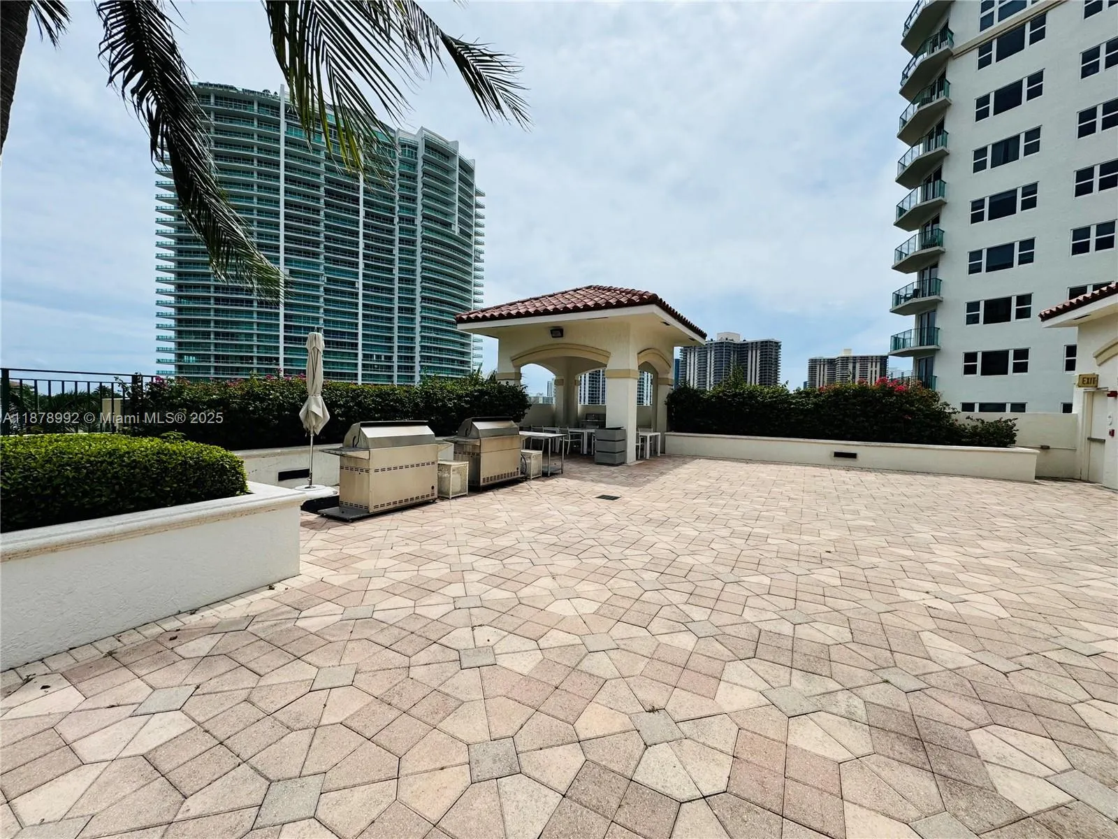 20000 E Country Club Dr, #209