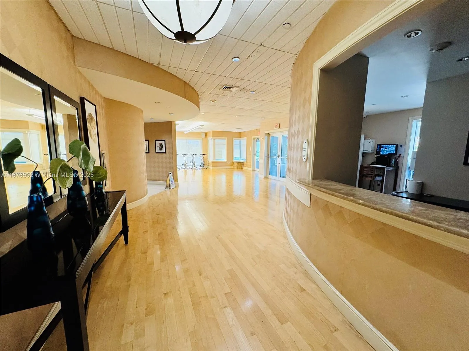 20000 E Country Club Dr, #209