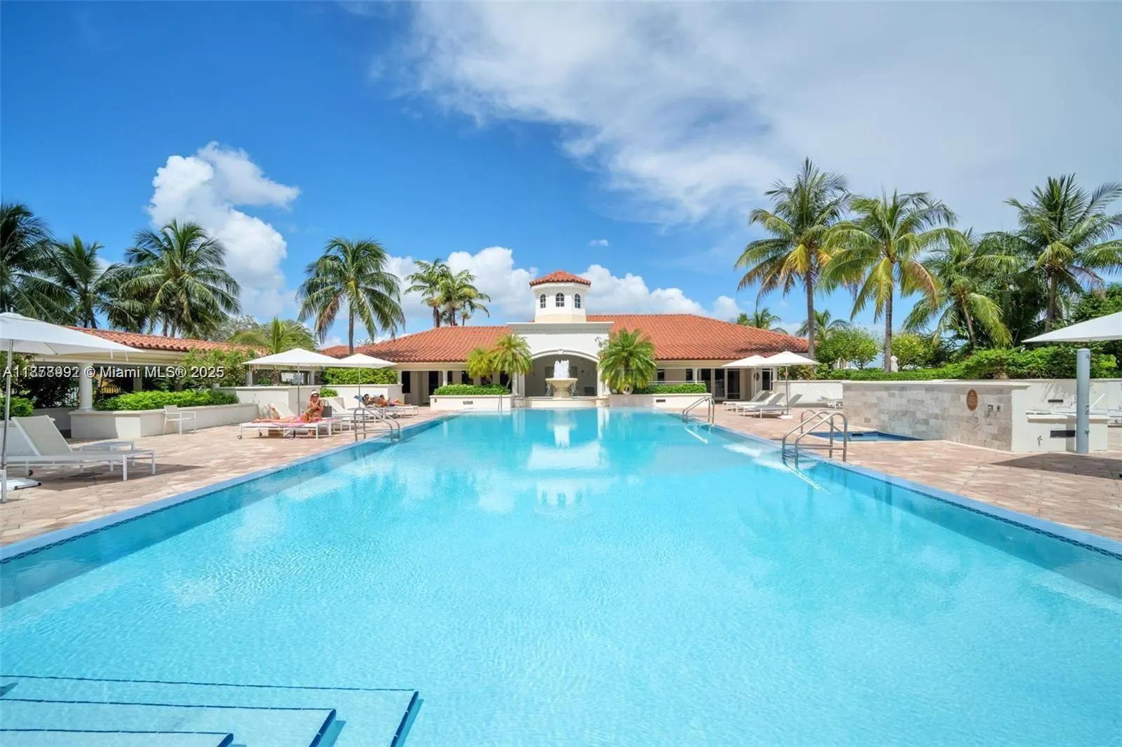20000 E Country Club Dr, #209