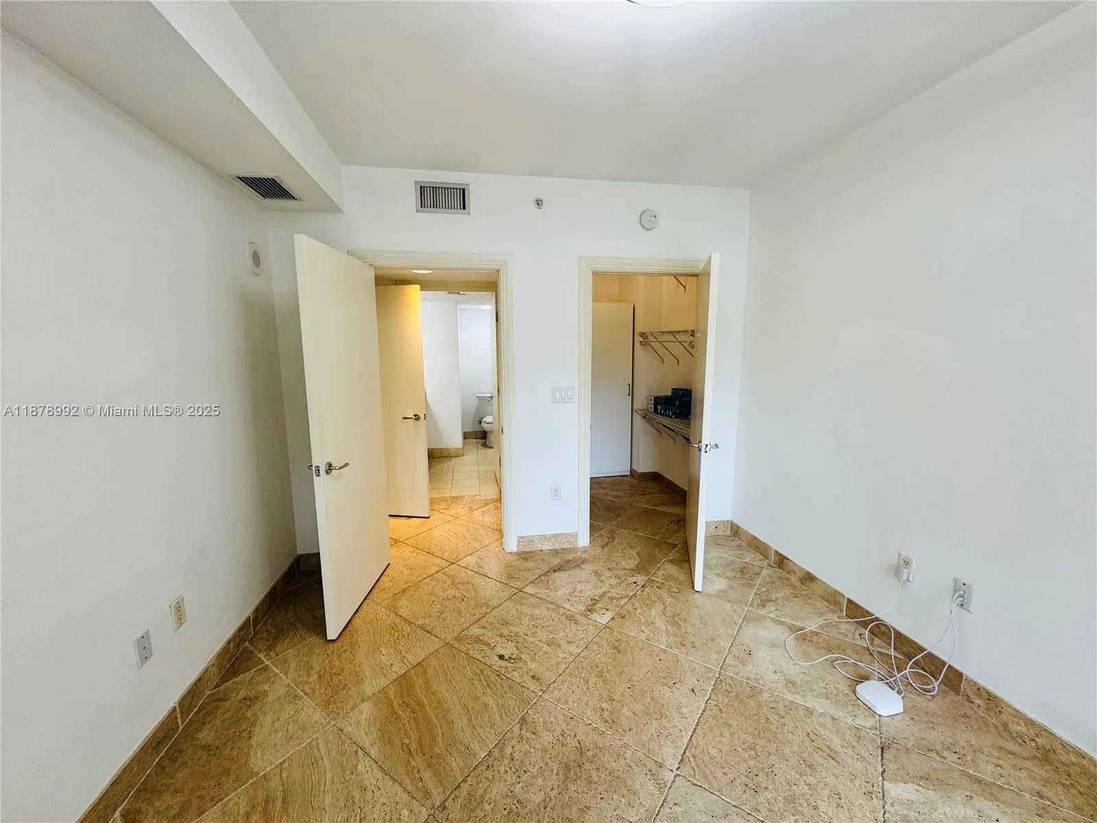20000 E Country Club Dr, #209