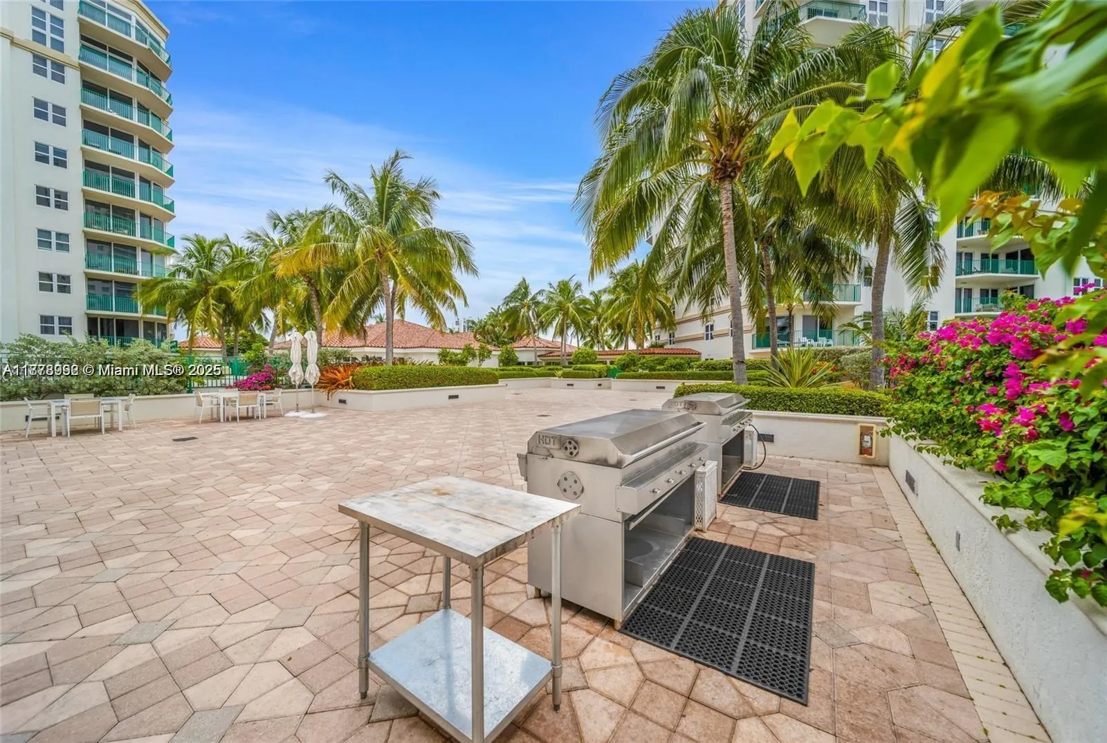 20000 E Country Club Dr, #209