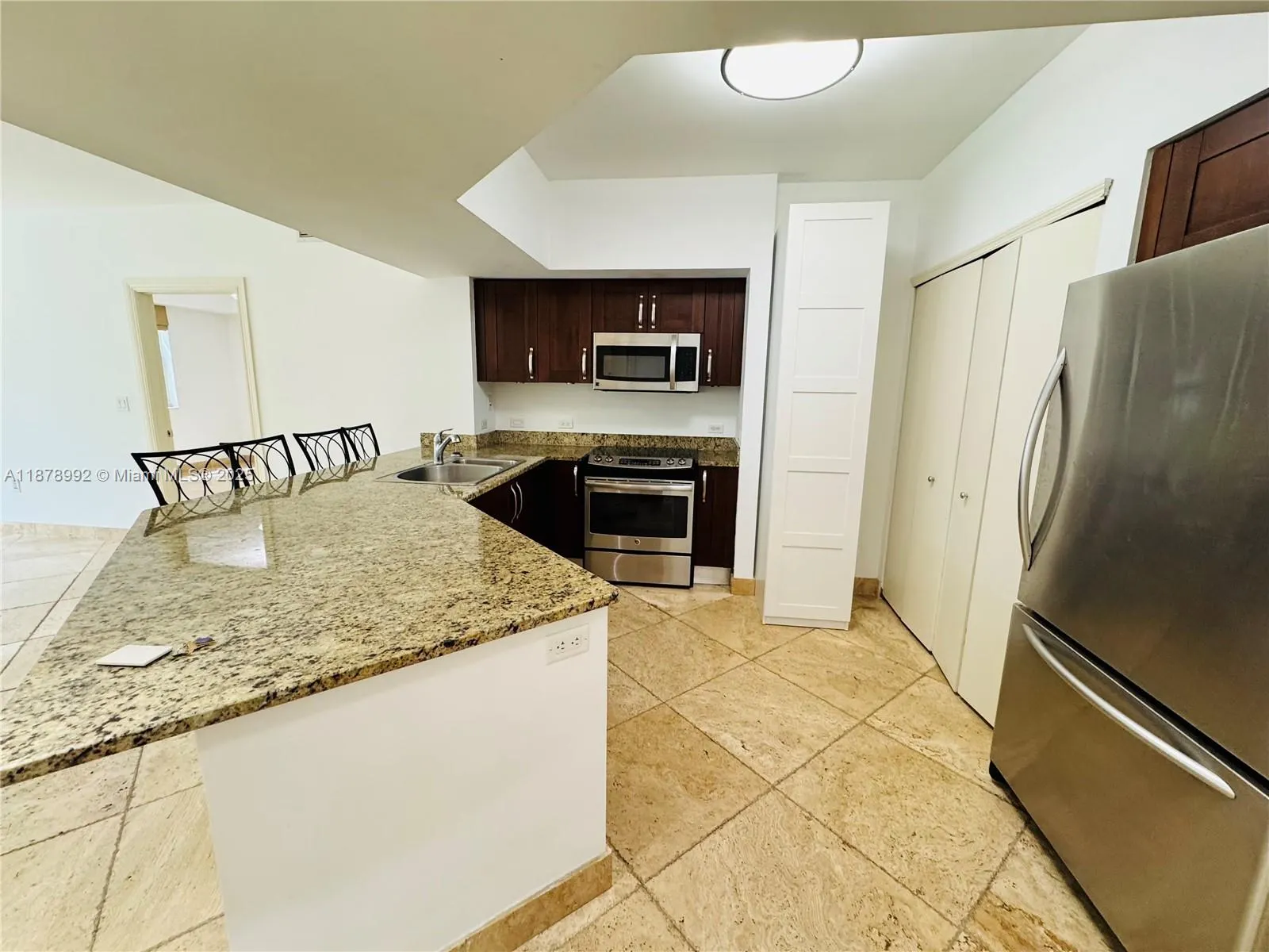 20000 E Country Club Dr, #209