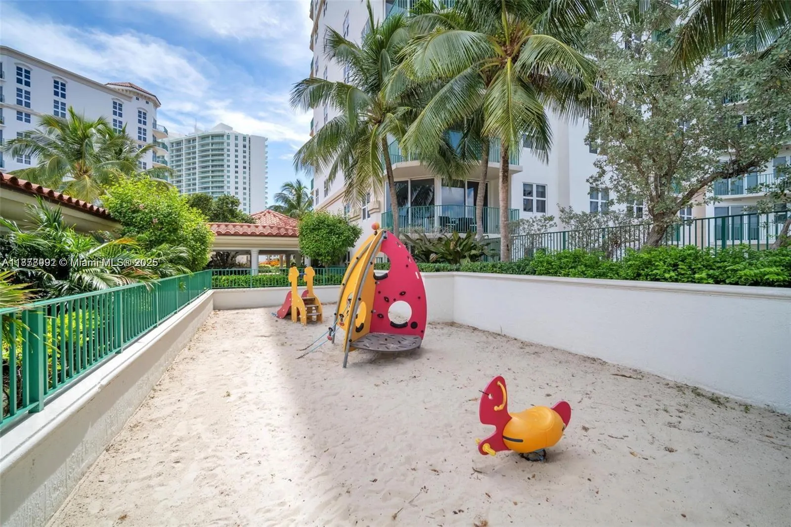 20000 E Country Club Dr, #209