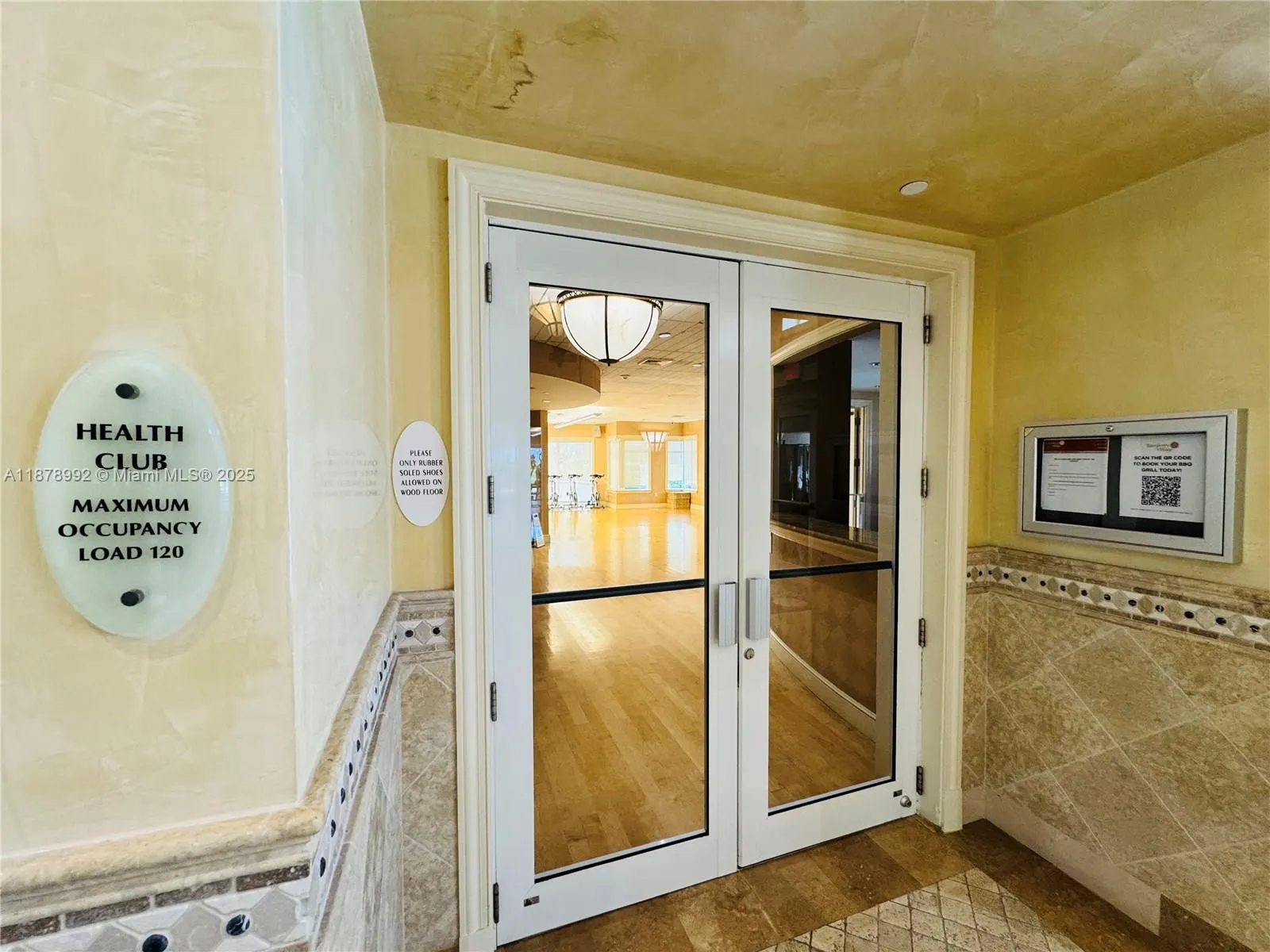 20000 E Country Club Dr, #209