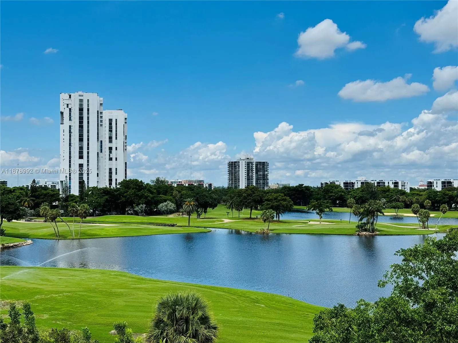20000 E Country Club Dr, #209