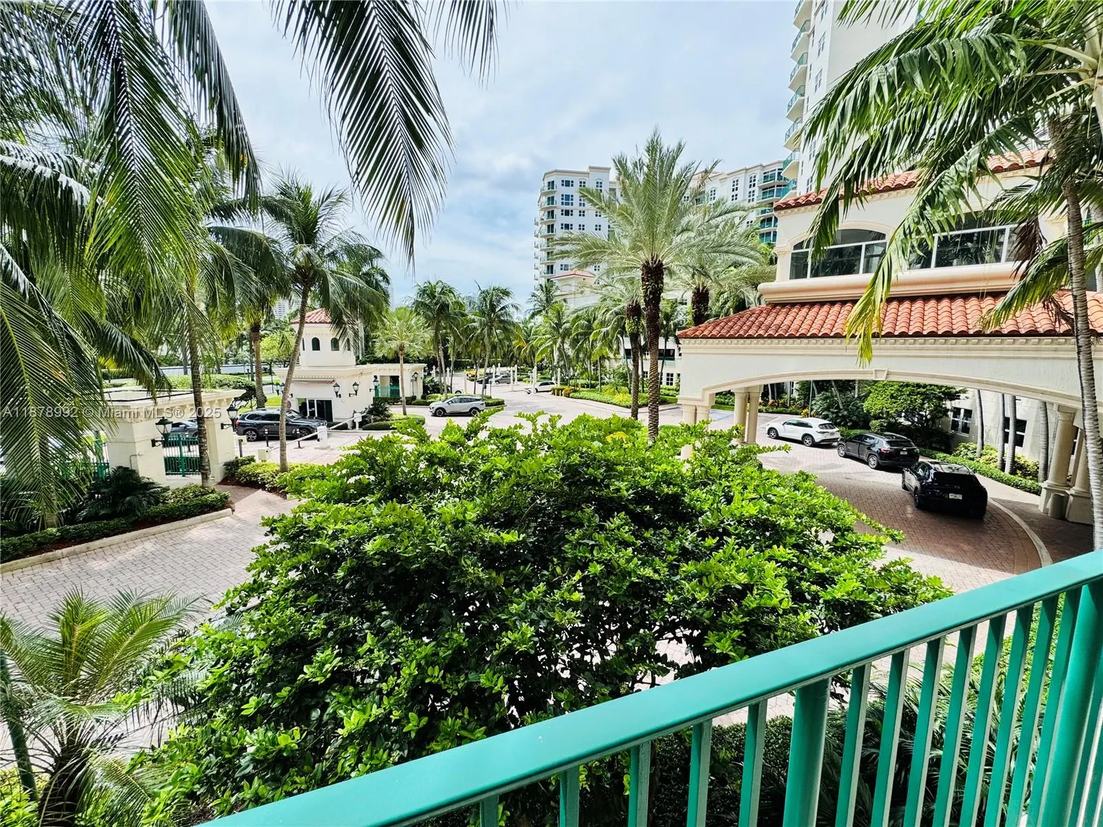 20000 E Country Club Dr, #209