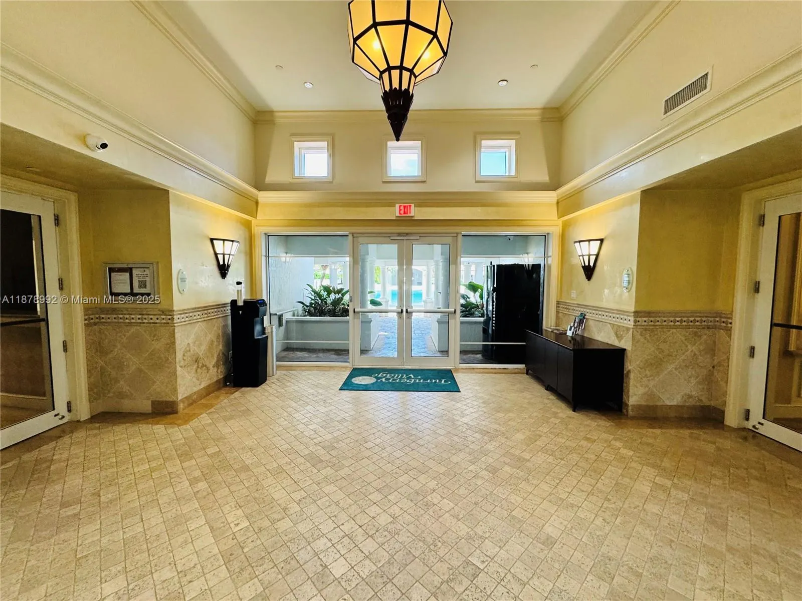20000 E Country Club Dr, #209