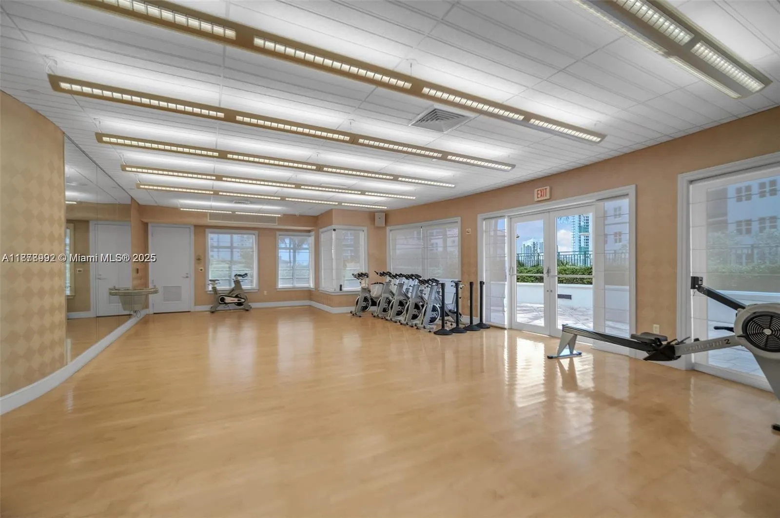 20000 E Country Club Dr, #209