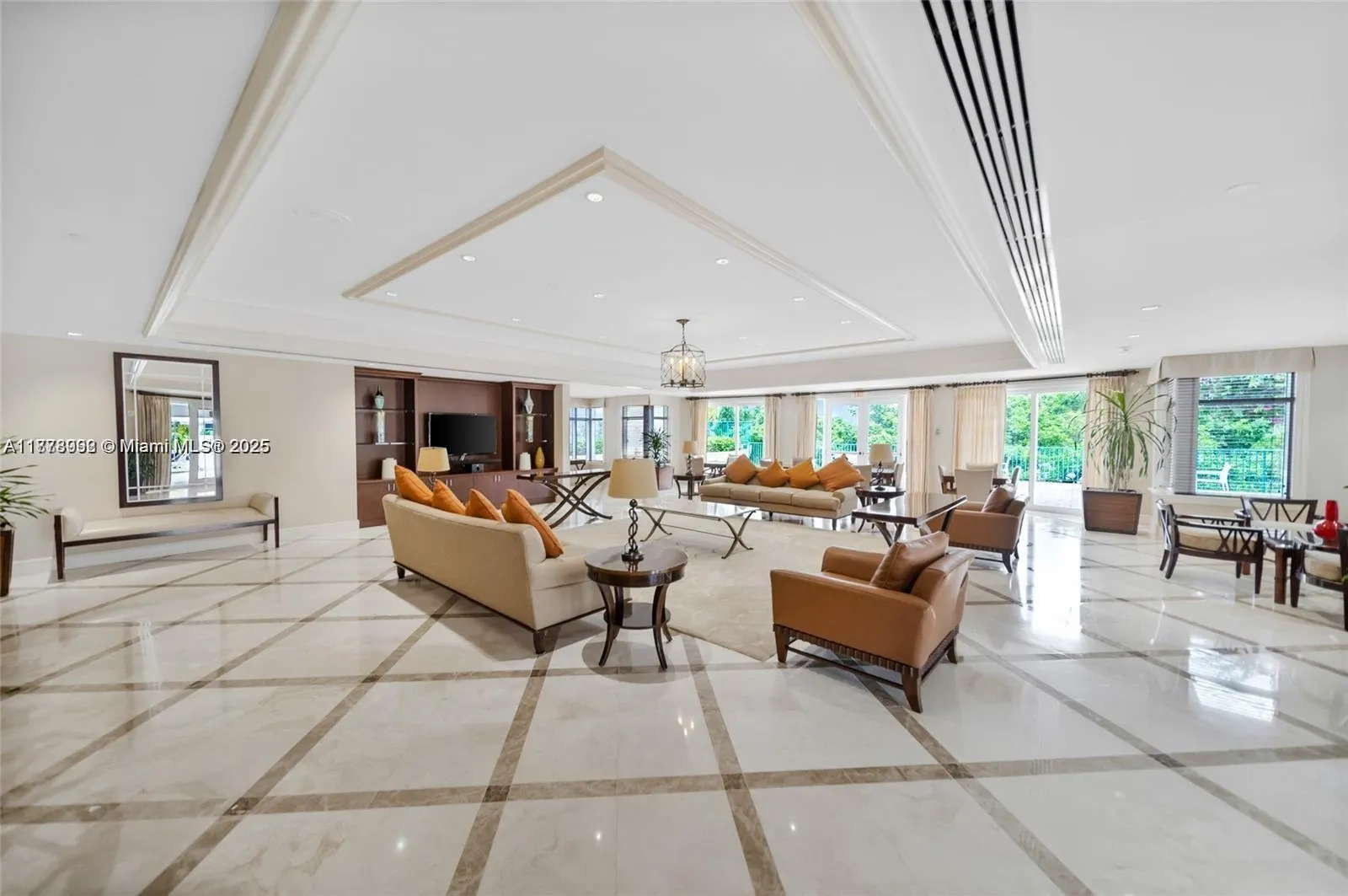20000 E Country Club Dr, #209