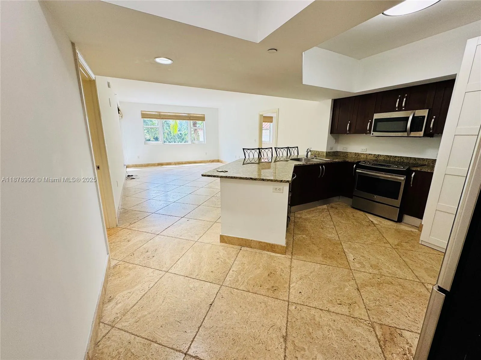 20000 E Country Club Dr, #209