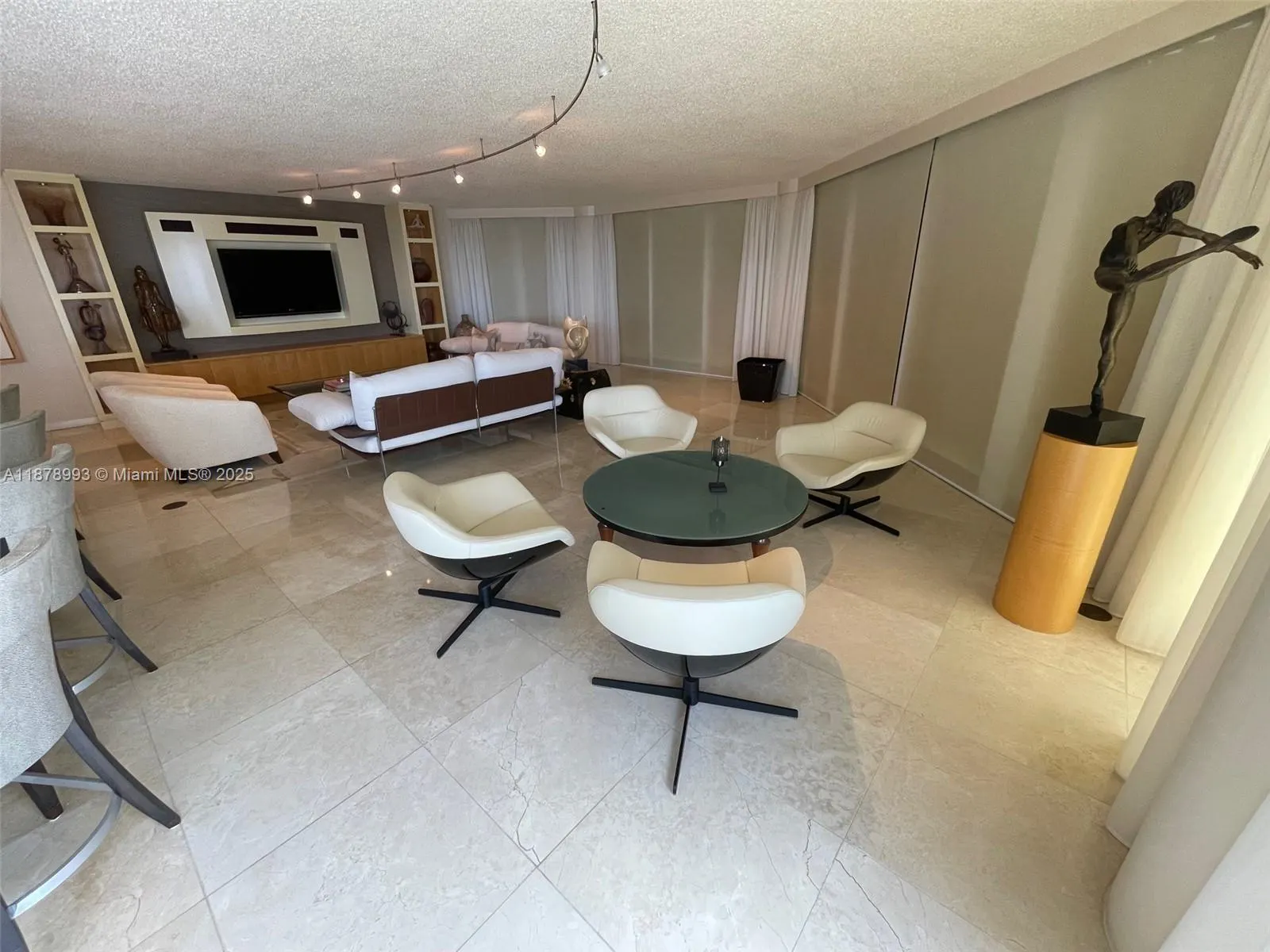 16445 Collins Ave, #1921