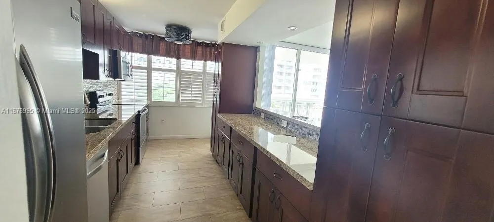 18061 Biscayne Blvd, #301