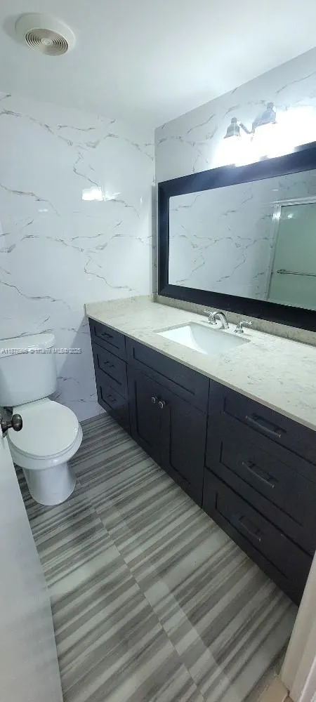 18061 Biscayne Blvd, #301