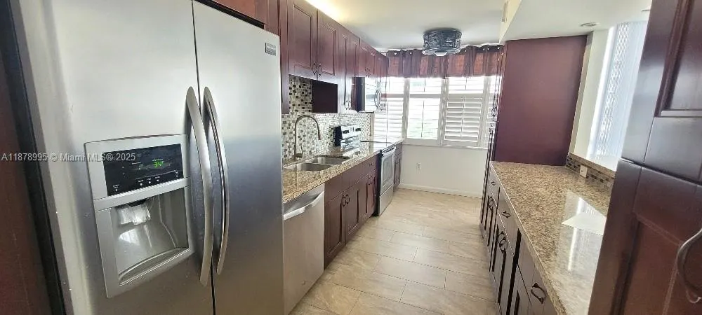 18061 Biscayne Blvd, #301