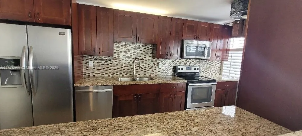 18061 Biscayne Blvd, #301