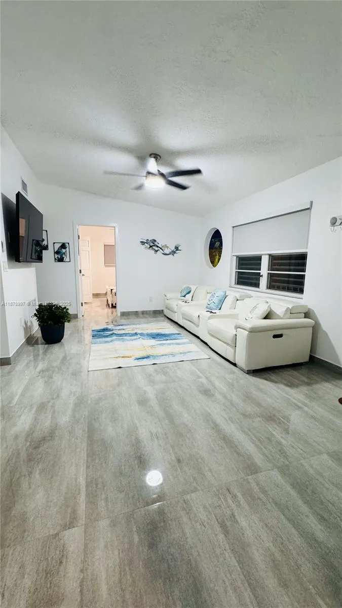 60 SE Marlin Ave