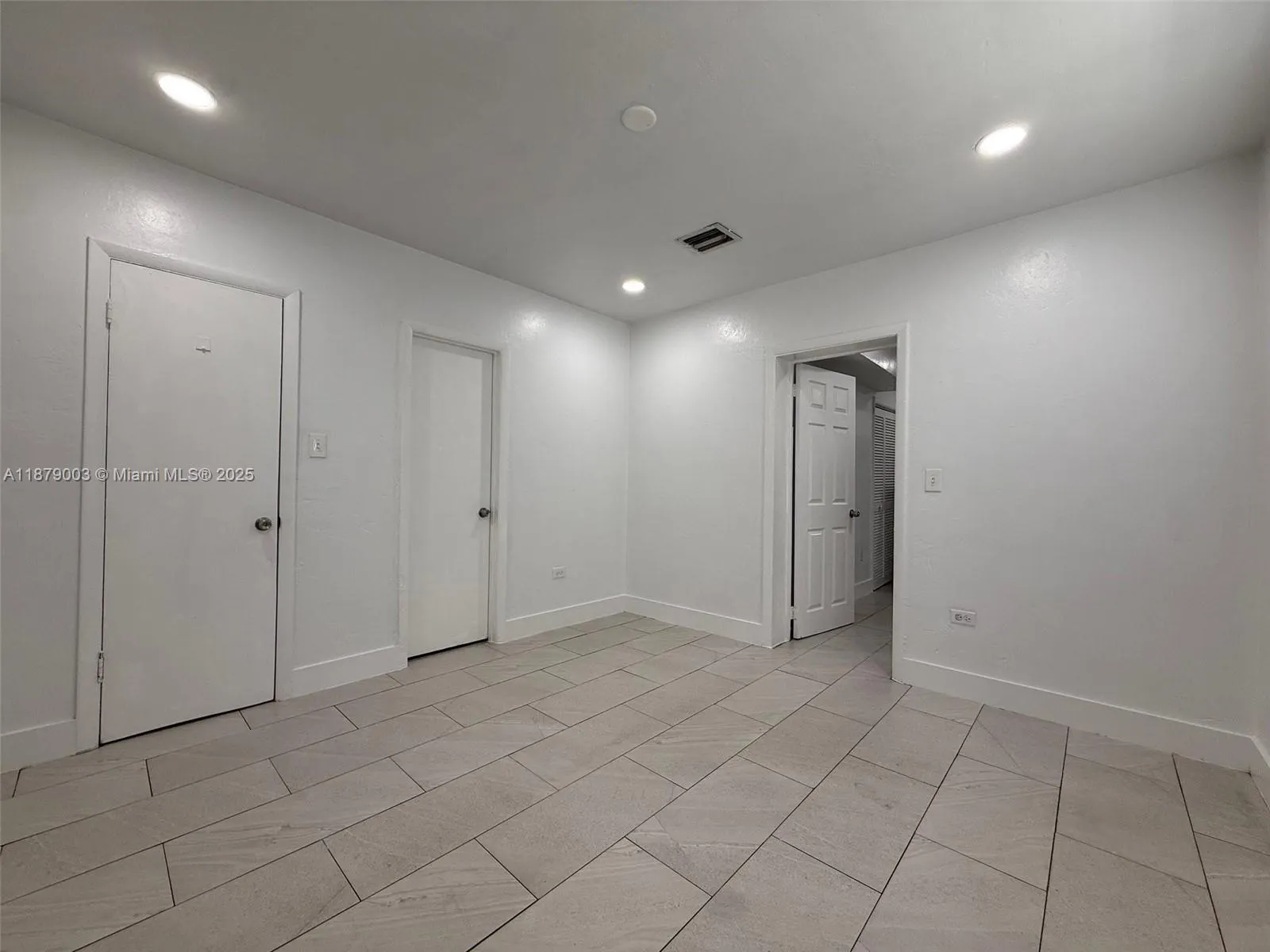 600 NW 116th Ter, #1