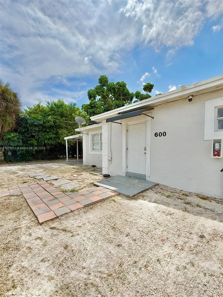 600 NW 116th Ter, #1