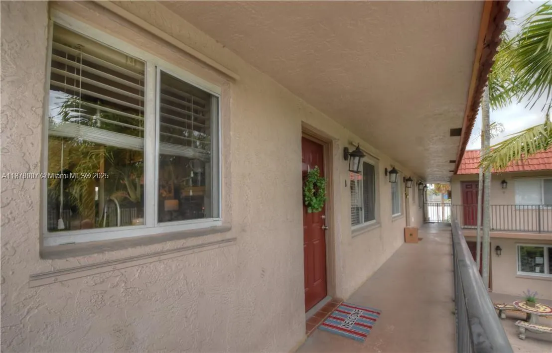 3050 NE 5th Ter, #8