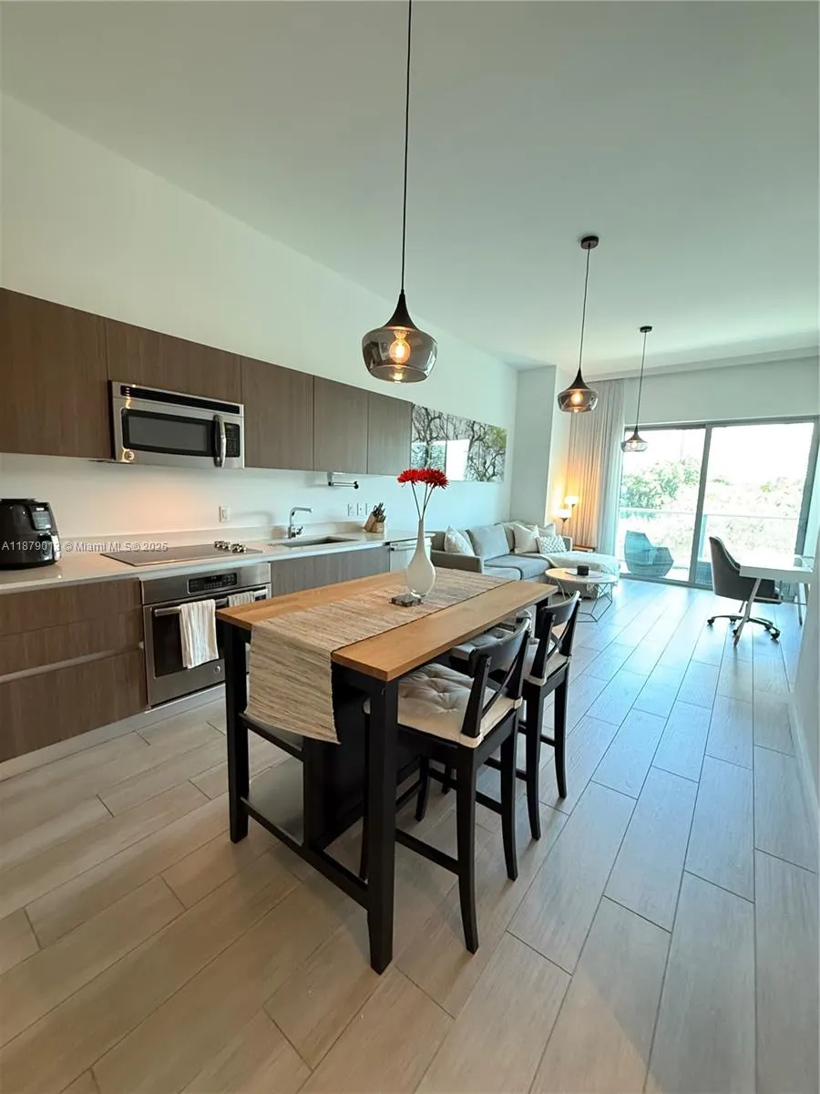 1600 SW 1st Ave, #409