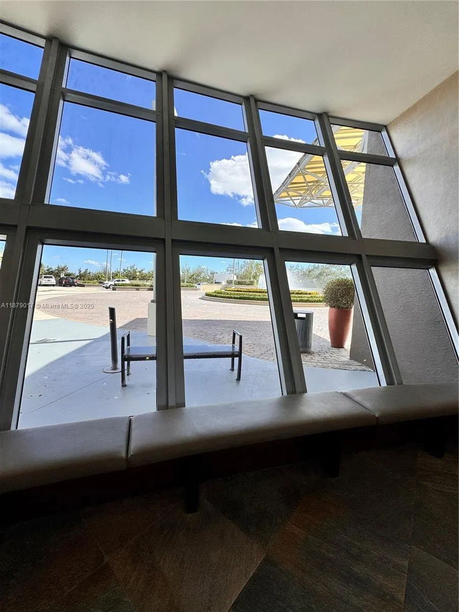 2681 N Flamingo Rd, #1503S
