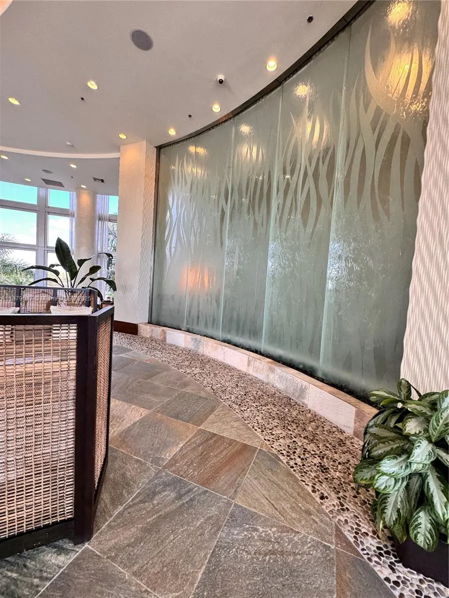 2681 N Flamingo Rd, #1503S