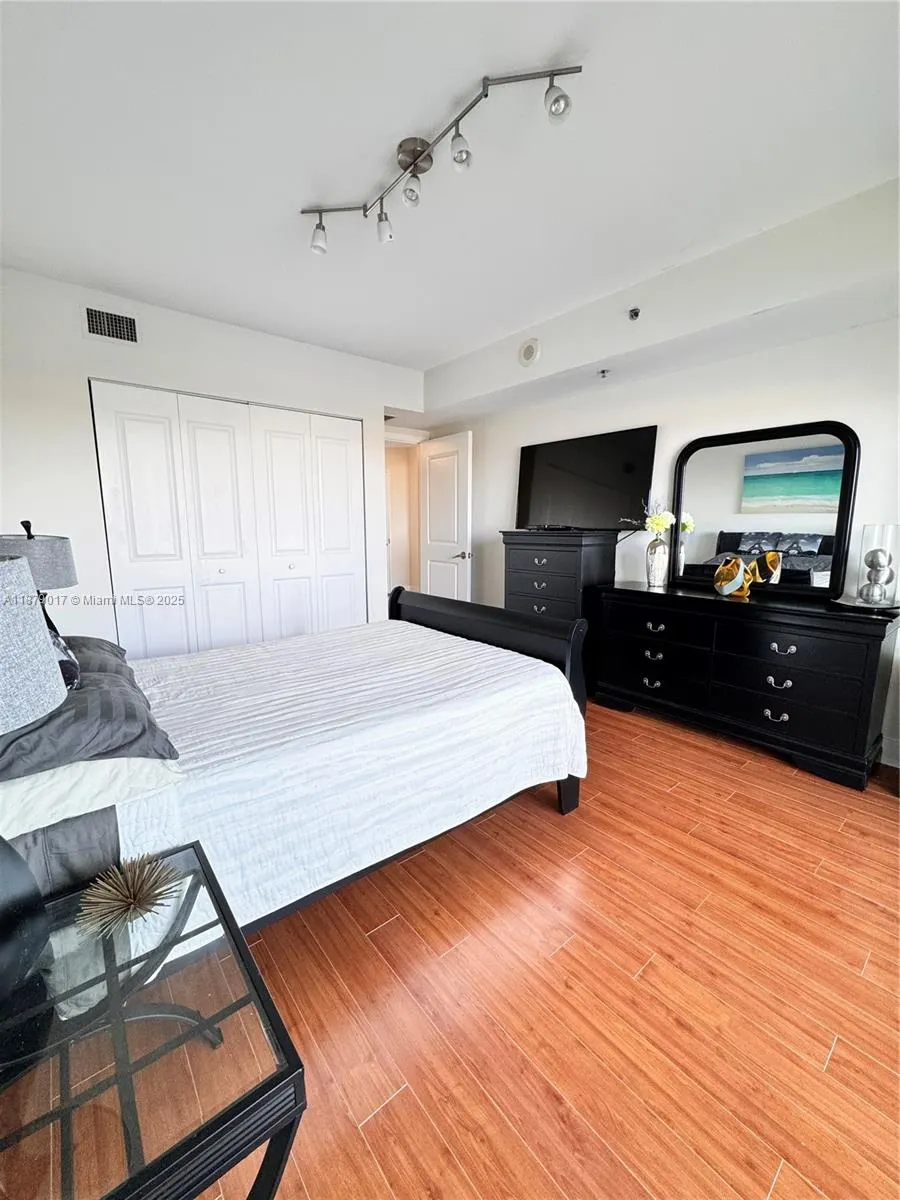 2681 N Flamingo Rd, #1503S