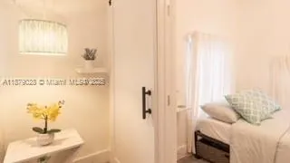 27 NE 60th Ter, #4