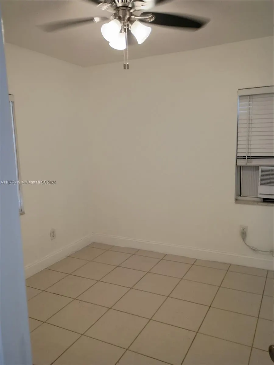 1971 NE 171st St, #3