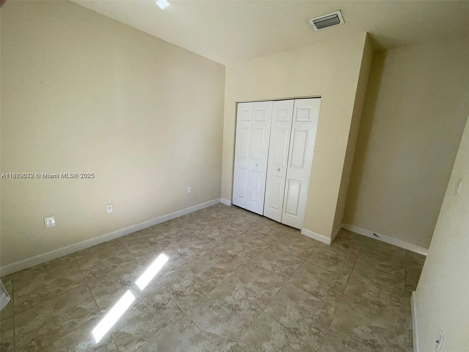 2401 NE 4th St