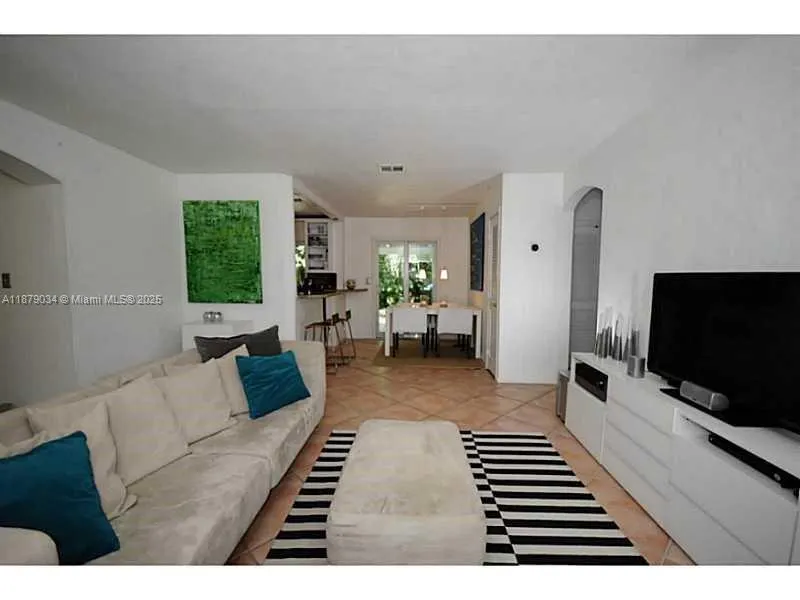 273 NW 92nd St