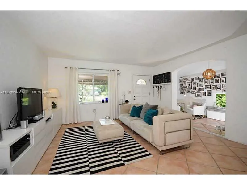 273 NW 92nd St