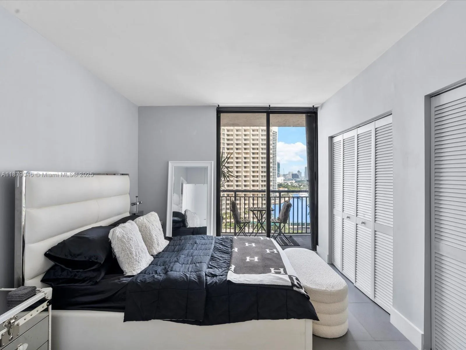 540 Brickell Key Dr, #1702