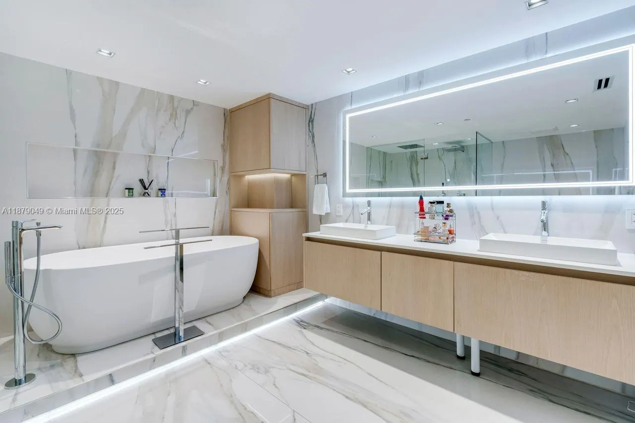 465 Brickell Ave, #4801
