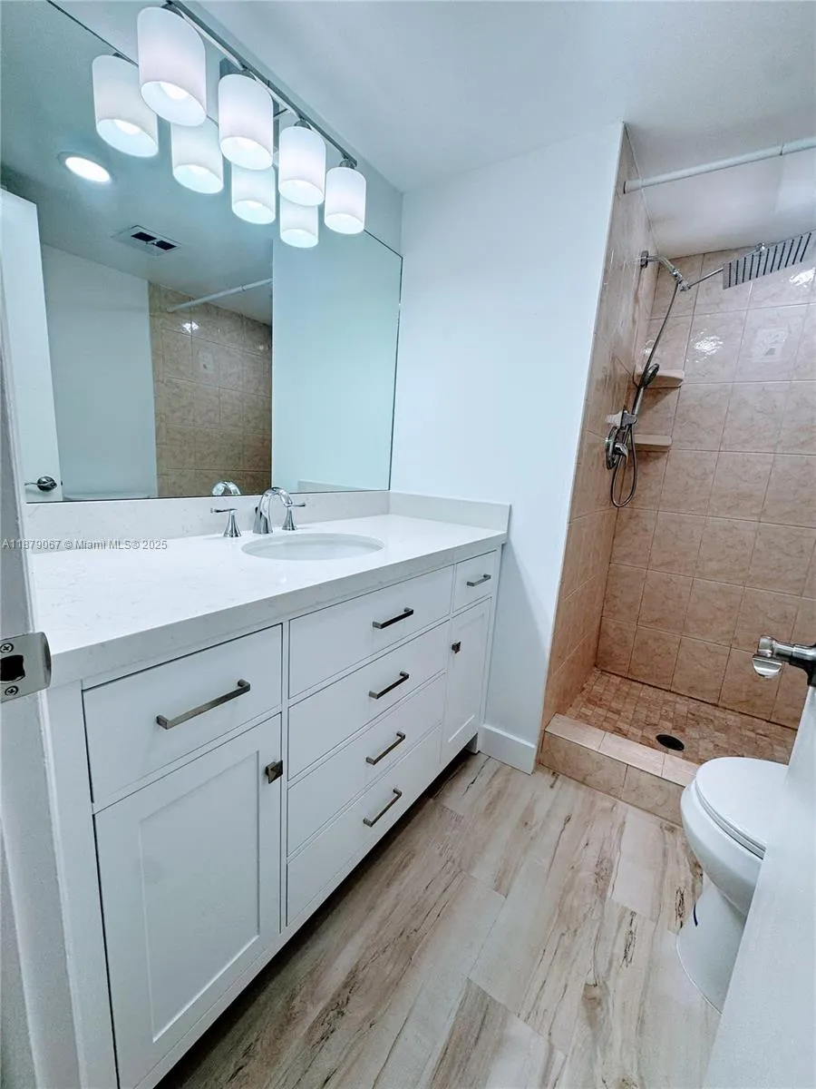 8110 Sunrise Lakes Blvd, #303