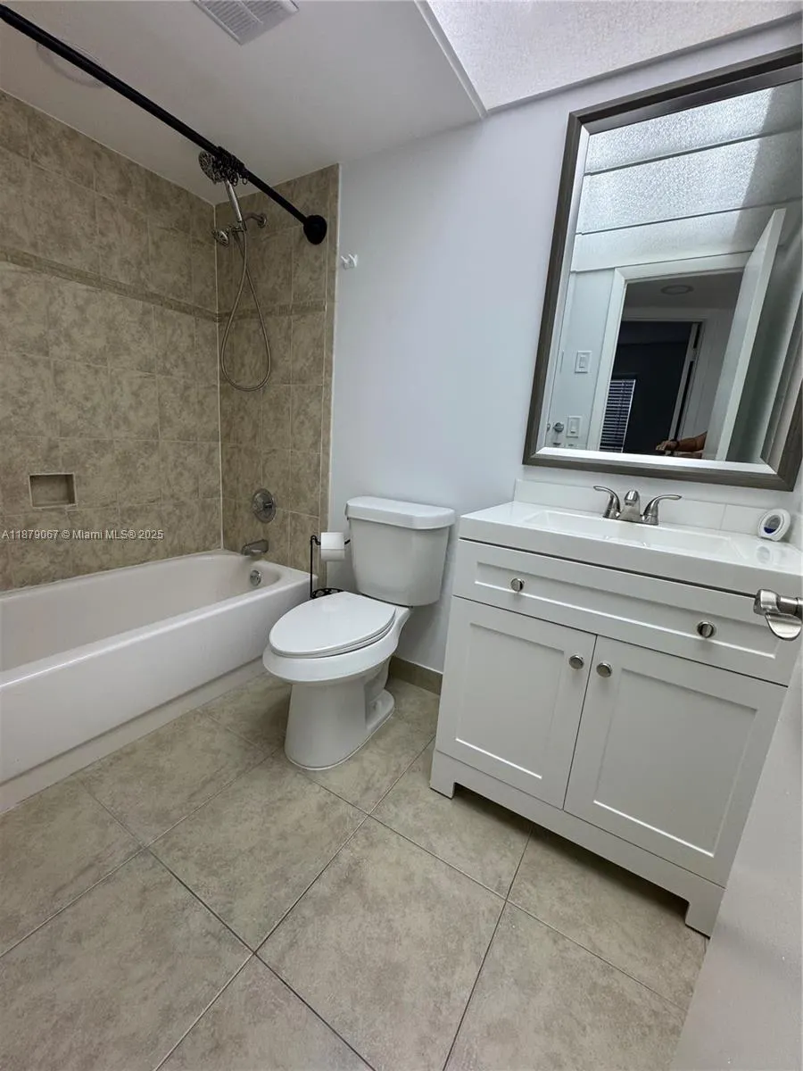 8110 Sunrise Lakes Blvd, #303